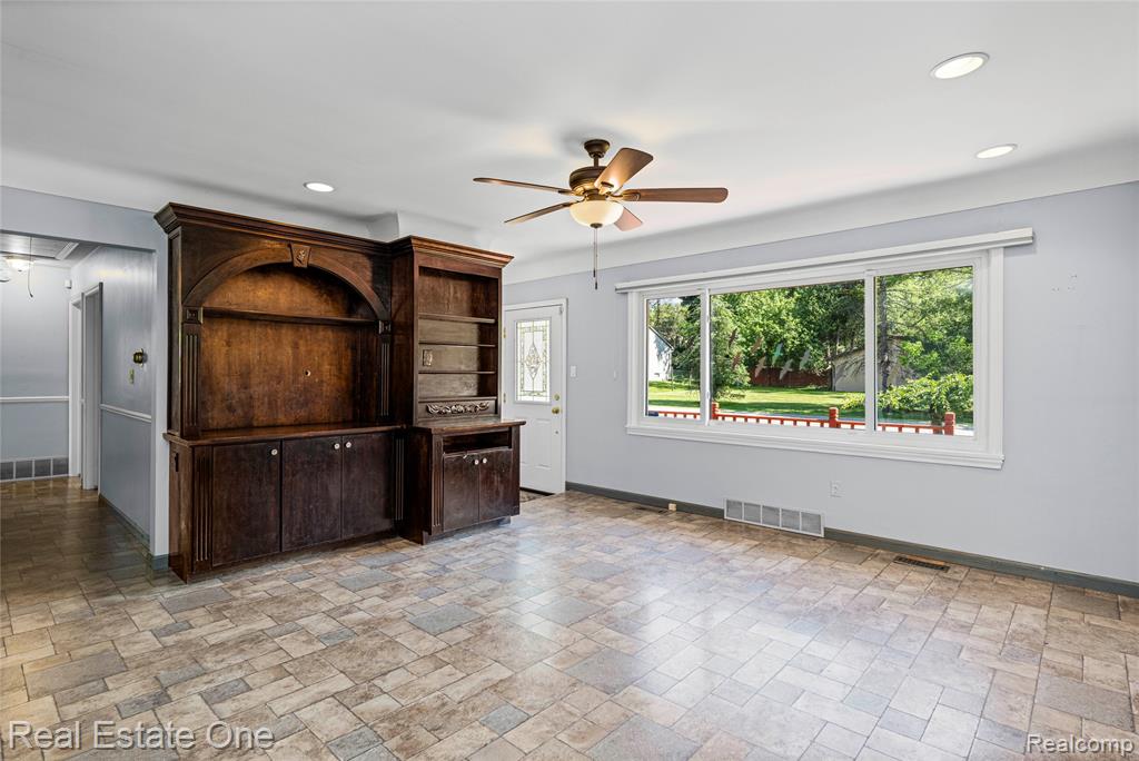 6740 Brockhurst Boulevard, West Bloomfield, MI — Photo 10