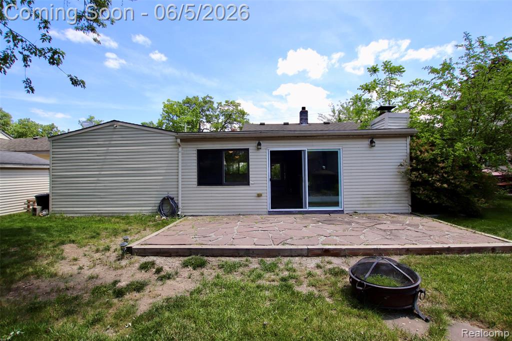 7044 Desmond Road, Waterford, MI 48329 — Photo 46