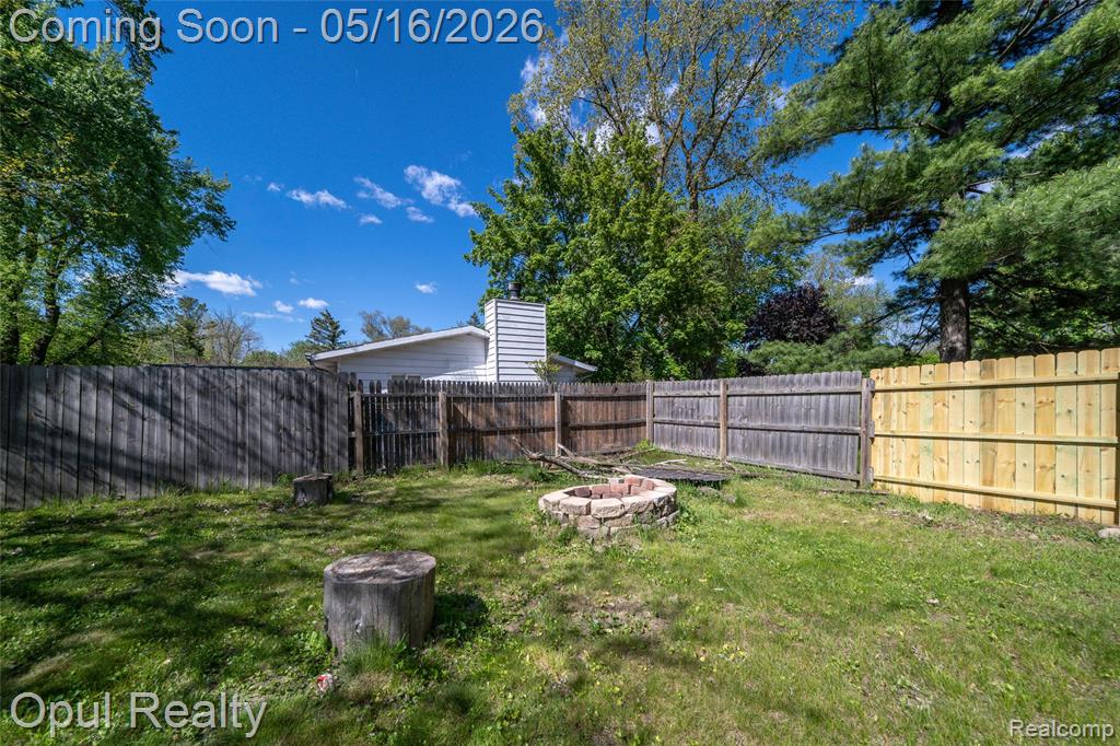 21001 Parker Street, Farmington, MI 48336 — Photo 34