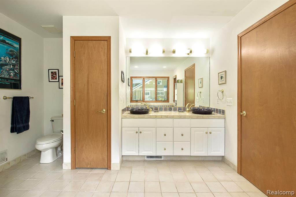 7636 THARP Drive, Whitmore Lake, MI 48189 — Photo 44