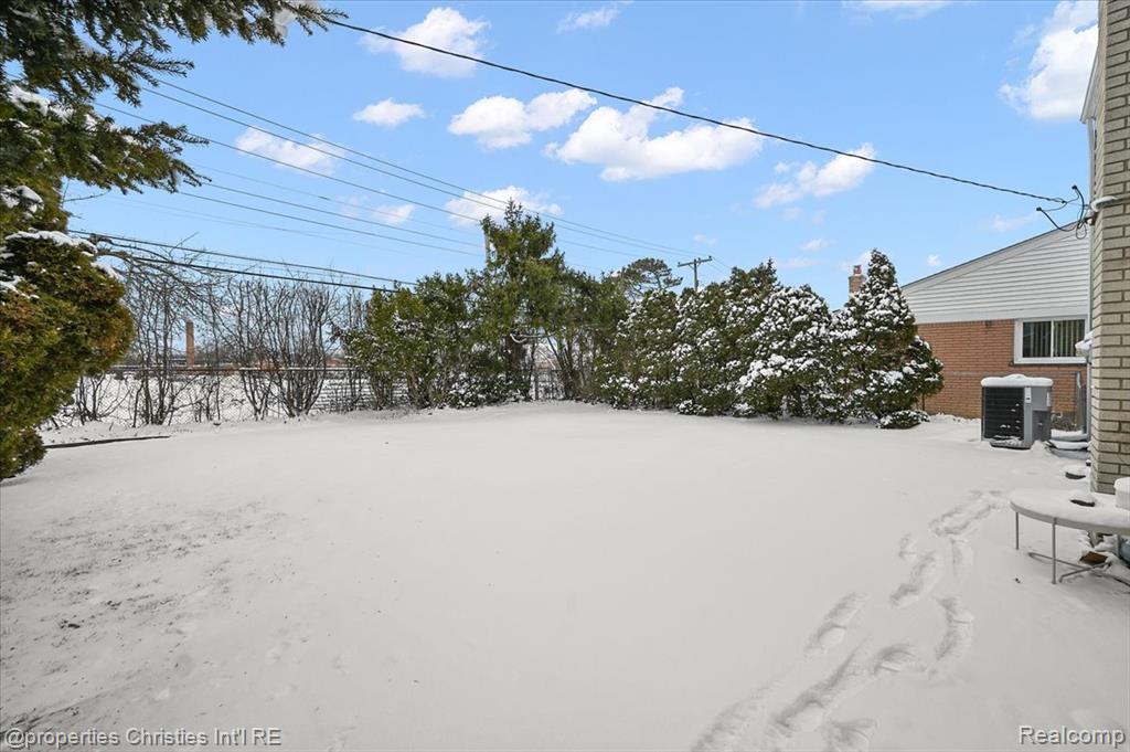 26010 Marlowe Place, Oak Park, MI 48237 — Photo 5