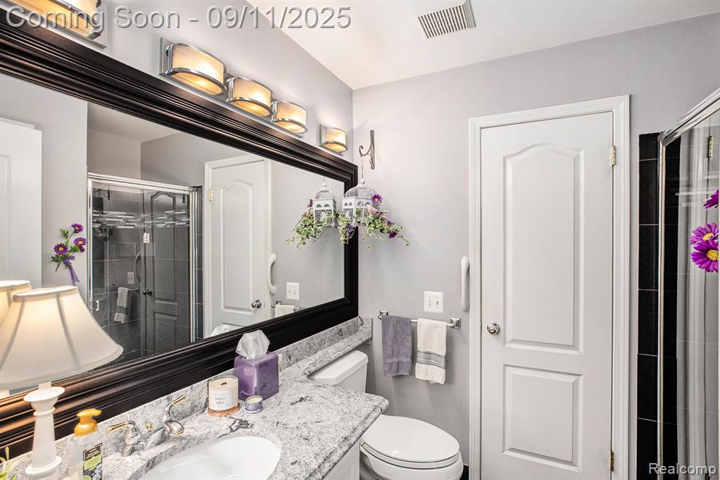 5886 Creekside Drive, Troy, MI 48085 — Photo 20