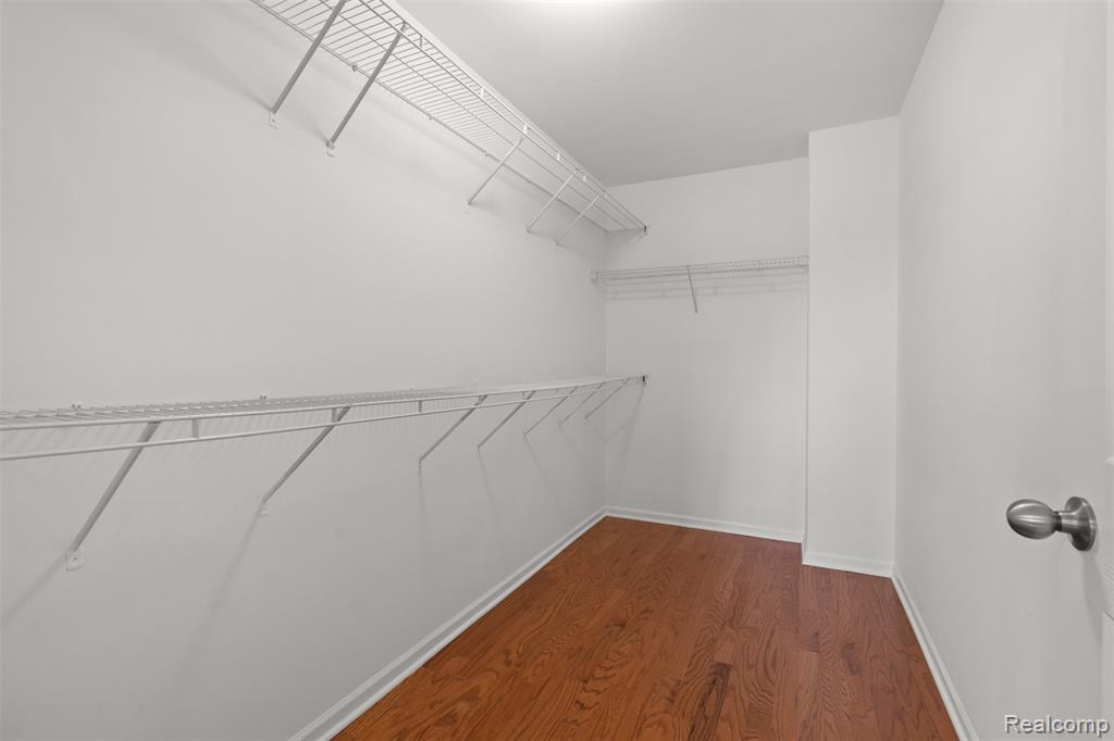 470 Old Pine Way, Walled Lake, MI 48390 — Photo 28