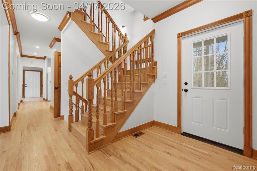 2222 S Hickory Ridge Trail, Milford, MI 48380 — Photo 2