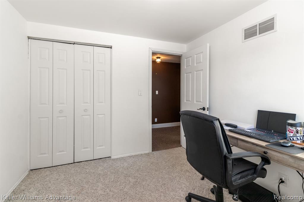 807 WORCHESTER Drive, Fenton, MI 48430 — Photo 21