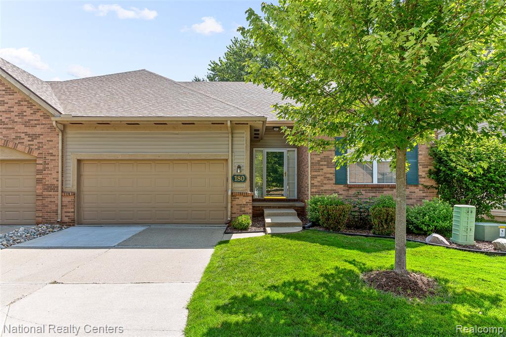 180 Winslow Circle, Commerce Twp, MI 48390