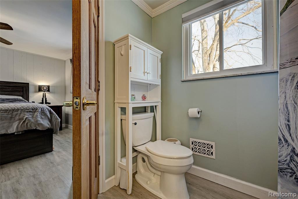 4380 Baza, Leonard, MI 48367 — Photo 15