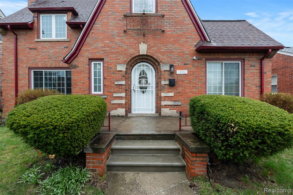 13910 Grandmont Avenue, Detroit, MI 48227 — Photo 4