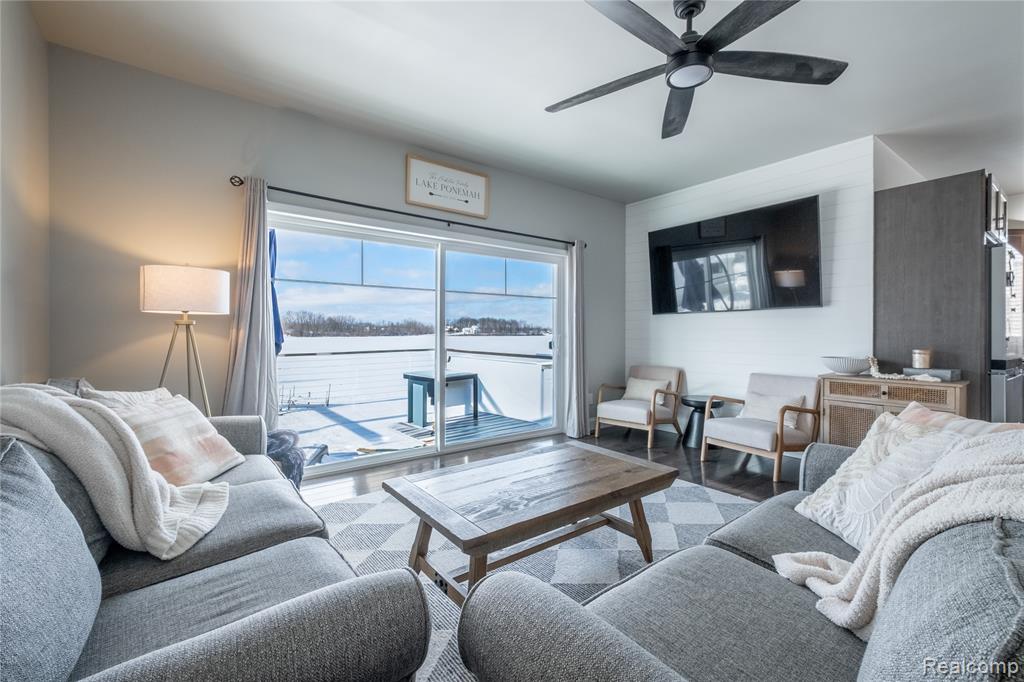 3442 COTTAGE COVE Drive, Fenton, MI 48430 — Photo 4