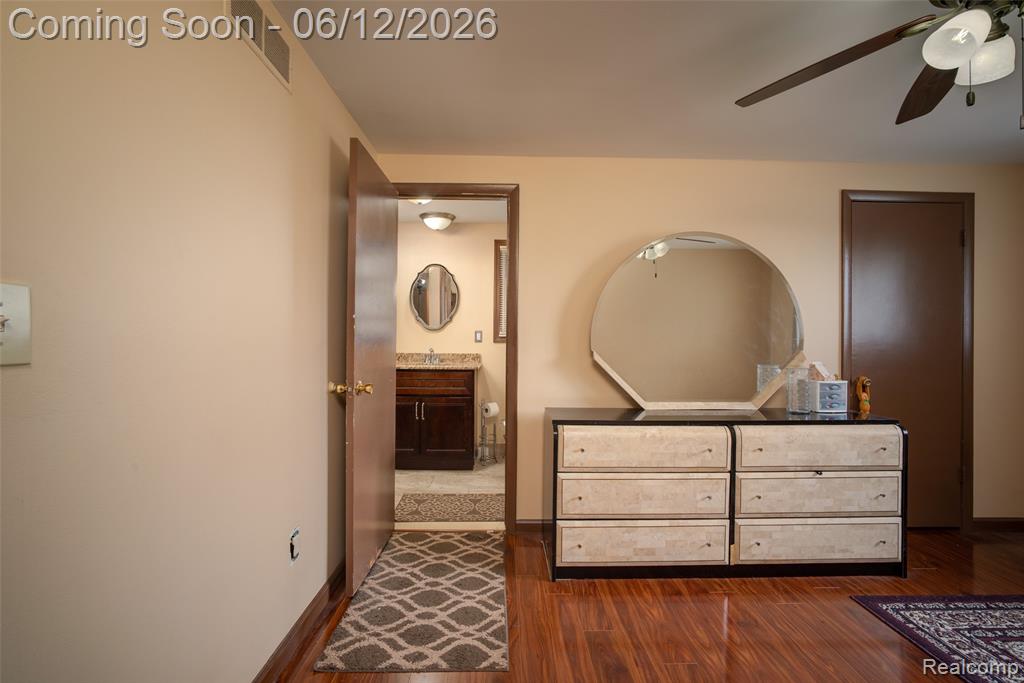 5061 Temple Drive, Sterling Heights, MI 48310 — Photo 22