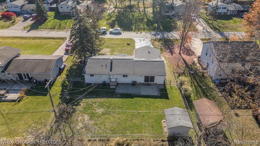 6604 Doyon Drive N, Waterford, MI 48327 — Photo 28