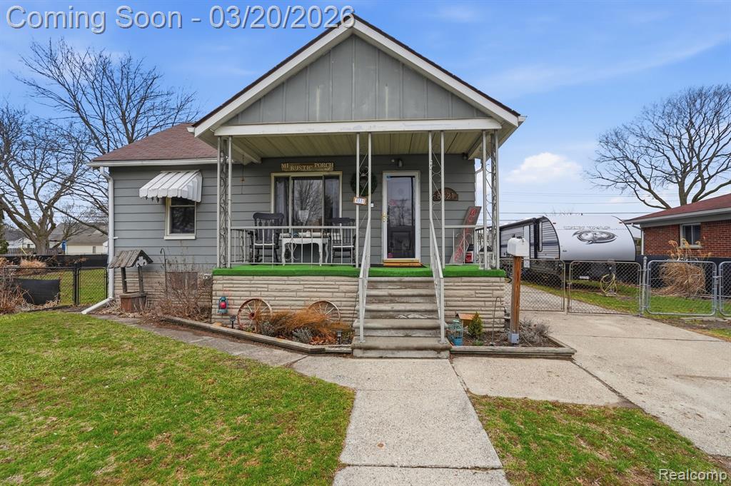 8521 Dale, Center Line, MI 48015 — front exterior