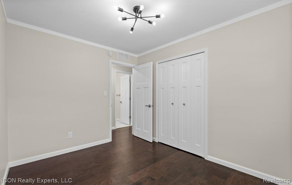 5674 N Lafayette Street, Dearborn Heights, MI 48127 — Photo 14