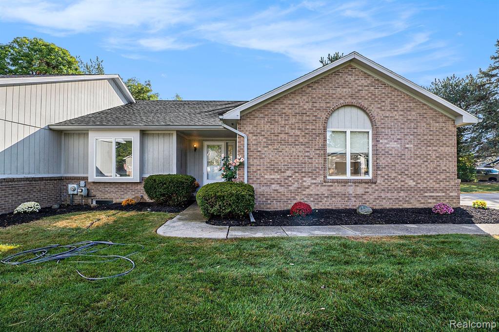 5509 HICKORY Circle, Flushing, MI 48433 — Photo 3