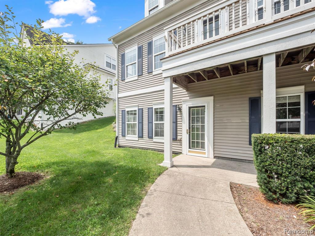 694 W BLUFF, Rochester Hills, MI 48307 — Photo 38