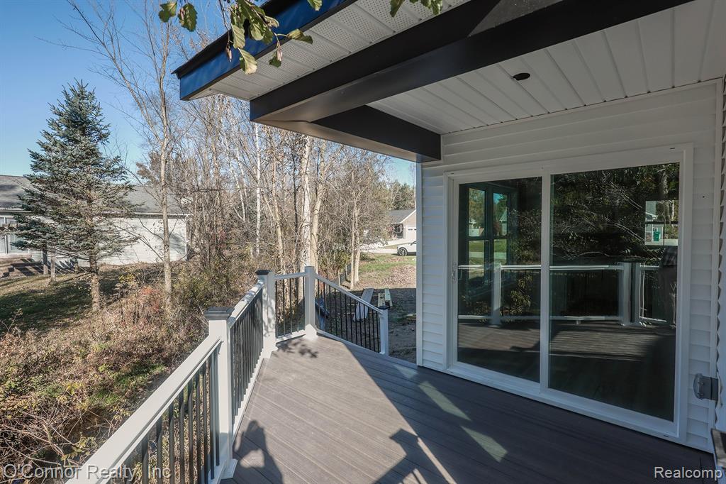 2047 Edward Lane East, MI — Photo 30