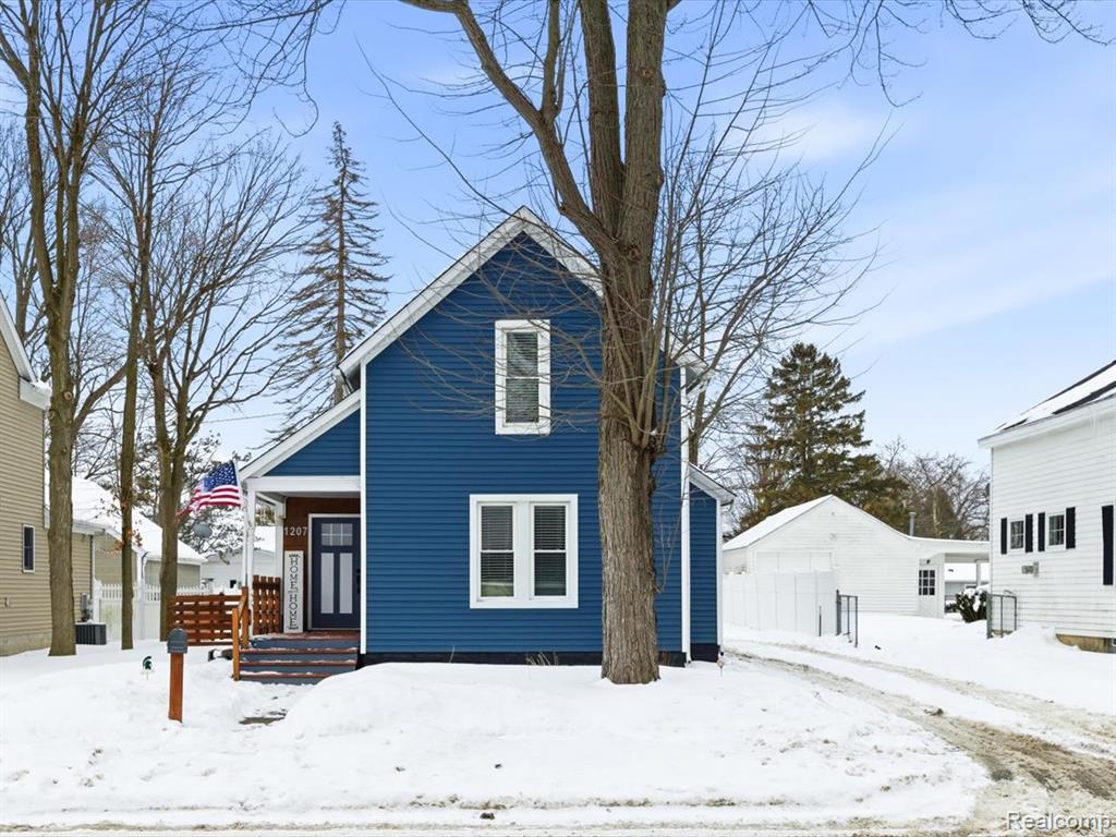 1207 Clinton Avenue, St. Clair, MI 48079 — Photo 2