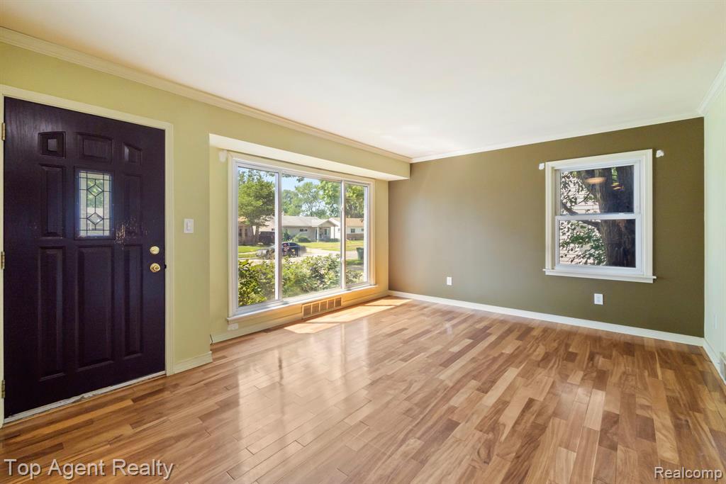6318 Helen Street, Garden City, MI — Photo 7