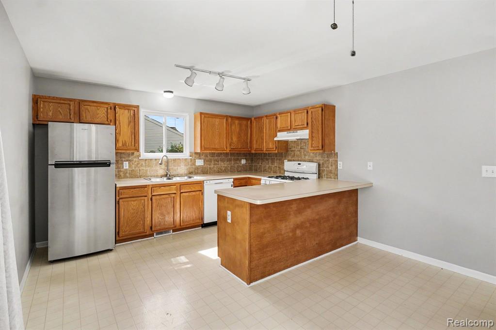 9312 Sandy Hollow Lane, Davison, MI 48423 — Photo 8