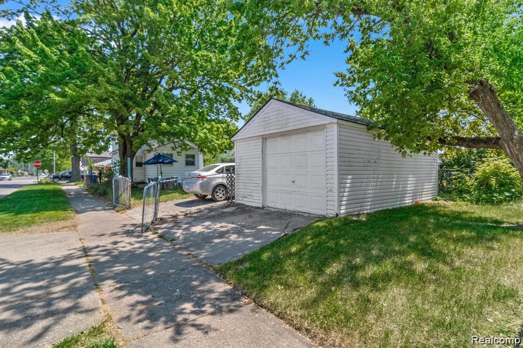 6763 N Gulley Road, Dearborn Heights, MI 48127 — Photo 23
