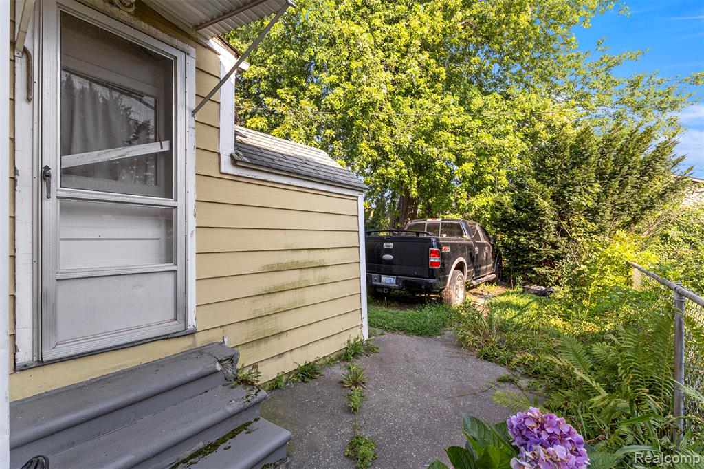 8390 Navy Street, Detroit, MI 48209 — Photo 33