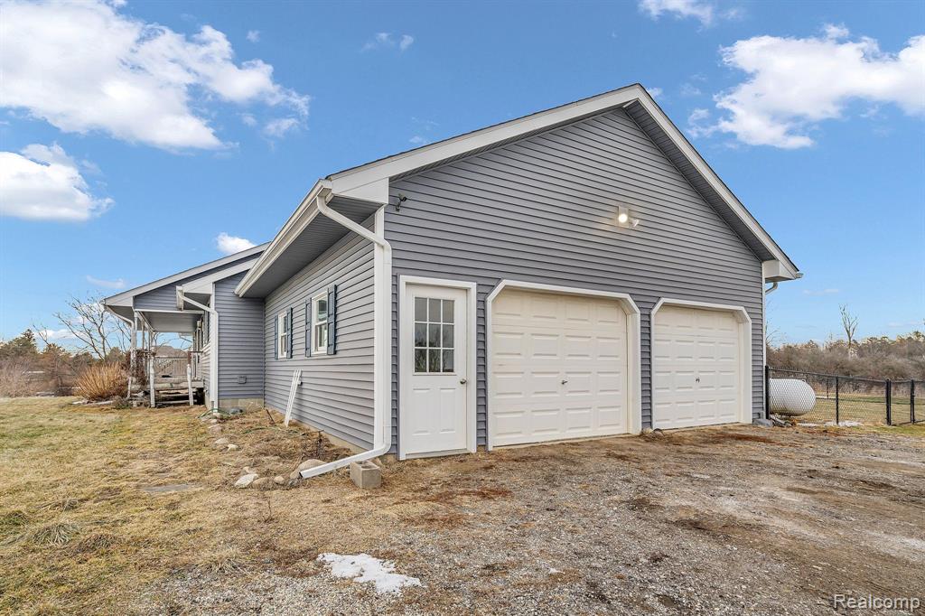 2368 N BLACKS CORNERS Road, Imlay City, MI 48444 — Photo 2