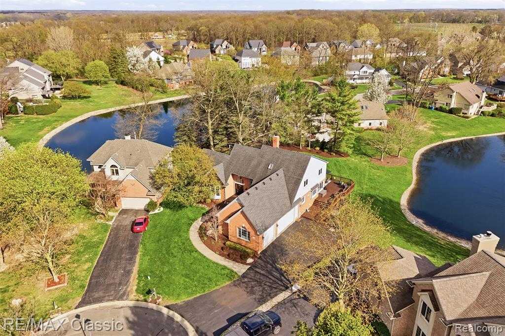 1726 Pondview Lane, Commerce Twp, MI 48382 — Photo 57