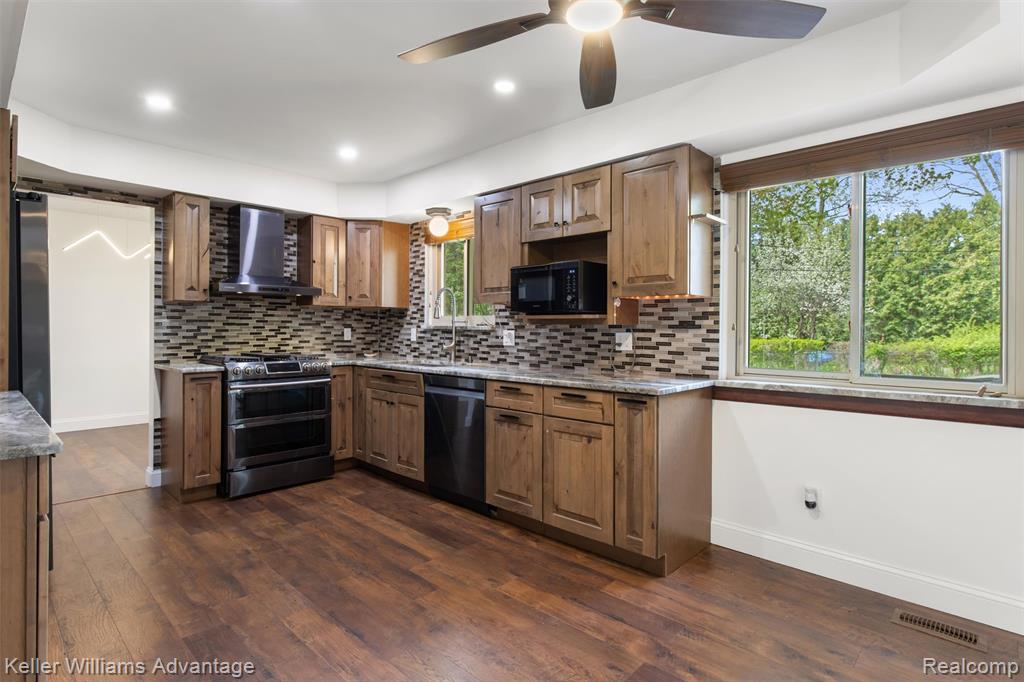 4061 Middlebury Drive, Troy, MI 48085 — Photo 11