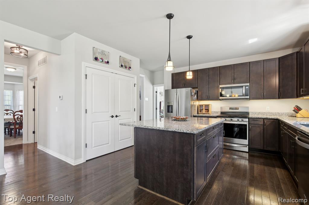 59419 DEER HAVEN Drive, South Lyon, MI 48178 — Photo 11