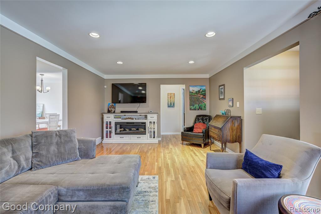 4248 Rosewold Avenue, Royal Oak, MI 48073 — Photo 4