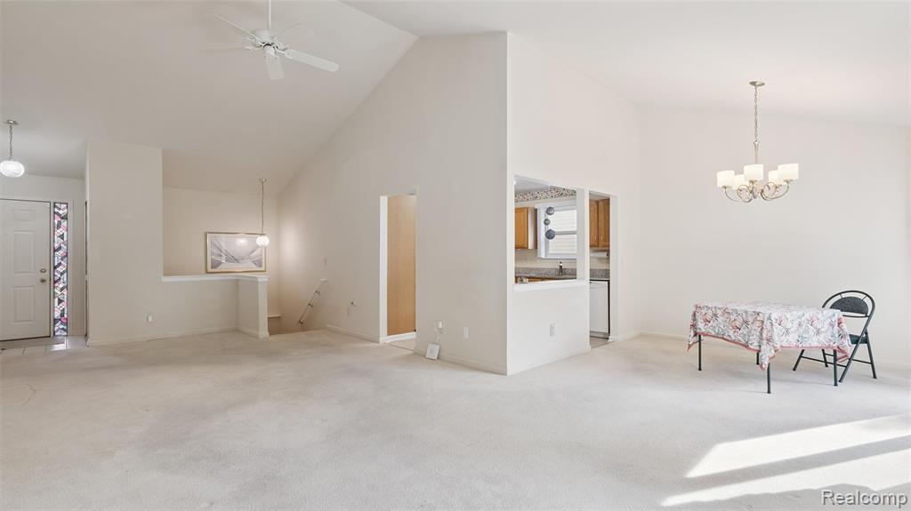 2096 Maplehurst Drive, Commerce Twp, MI 48390 — Photo 5