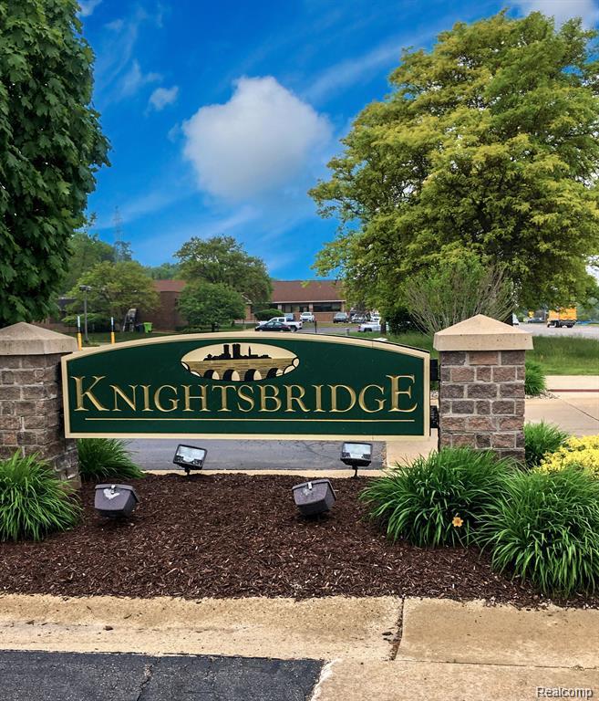 4426 Knightsbridge Lane, West Bloomfield, MI 48323 — Photo 39