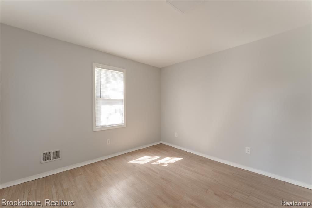 524 Luther Avenue, Pontiac, MI 48341 — Photo 12