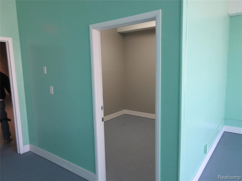 15296 E 8 MILE Road - Photo 3