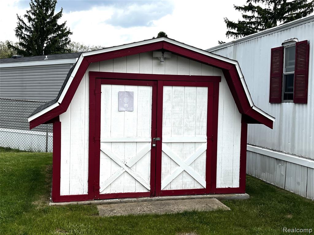 80 Pool Drive, Metamora, MI 48455 — Photo 19