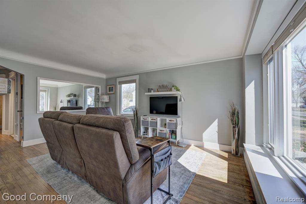 809 MEADOWDALE Street, Ferndale, MI 48220 — Photo 3