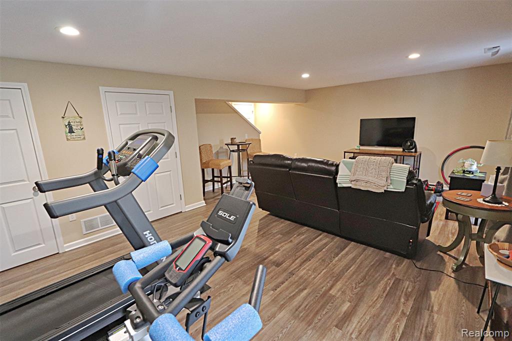 10139 Ridge Run Street, 9, Howell, MI 48855 — Photo 36