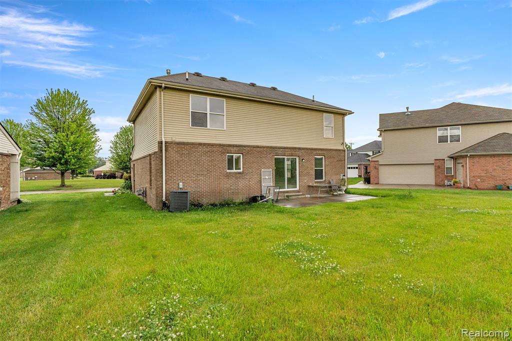 10913 Edlie Circle, Dearborn Heights, MI 48214 — Photo 37