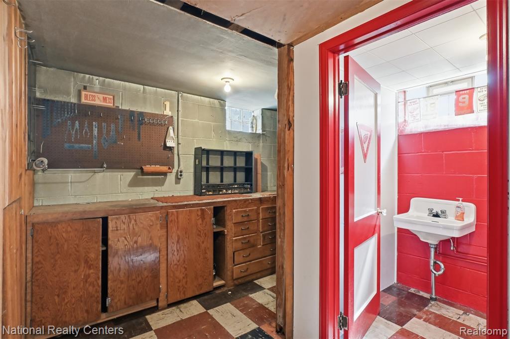 9951 Marion, Redford, MI 48239 — Photo 34