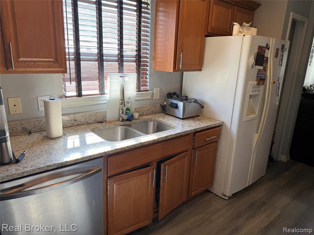 42575 Walnut Street, Clinton Twp, MI 48036 — Photo 3