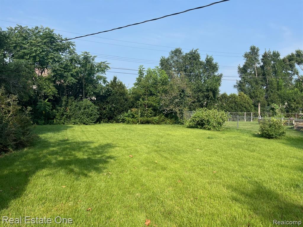 51341 Neumaier Drive, Shelby Twp, MI 48316 — Photo 20