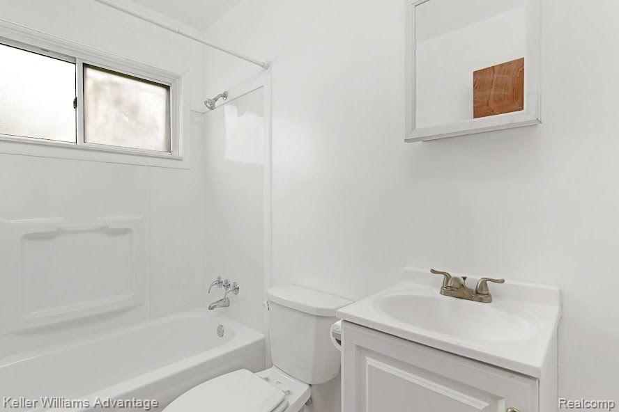 5705 DETROIT Street, Dearborn Heights, MI 48125 — Photo 12