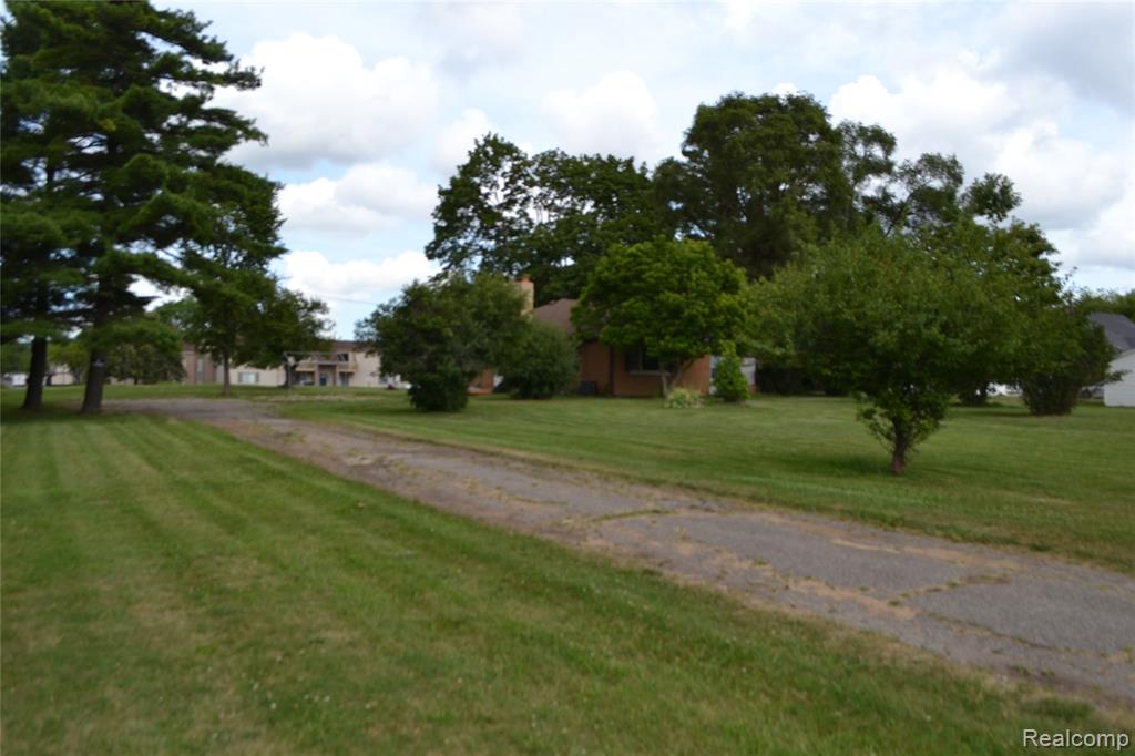 5084 Lennon Road, Flint, MI 48507 — Photo 24