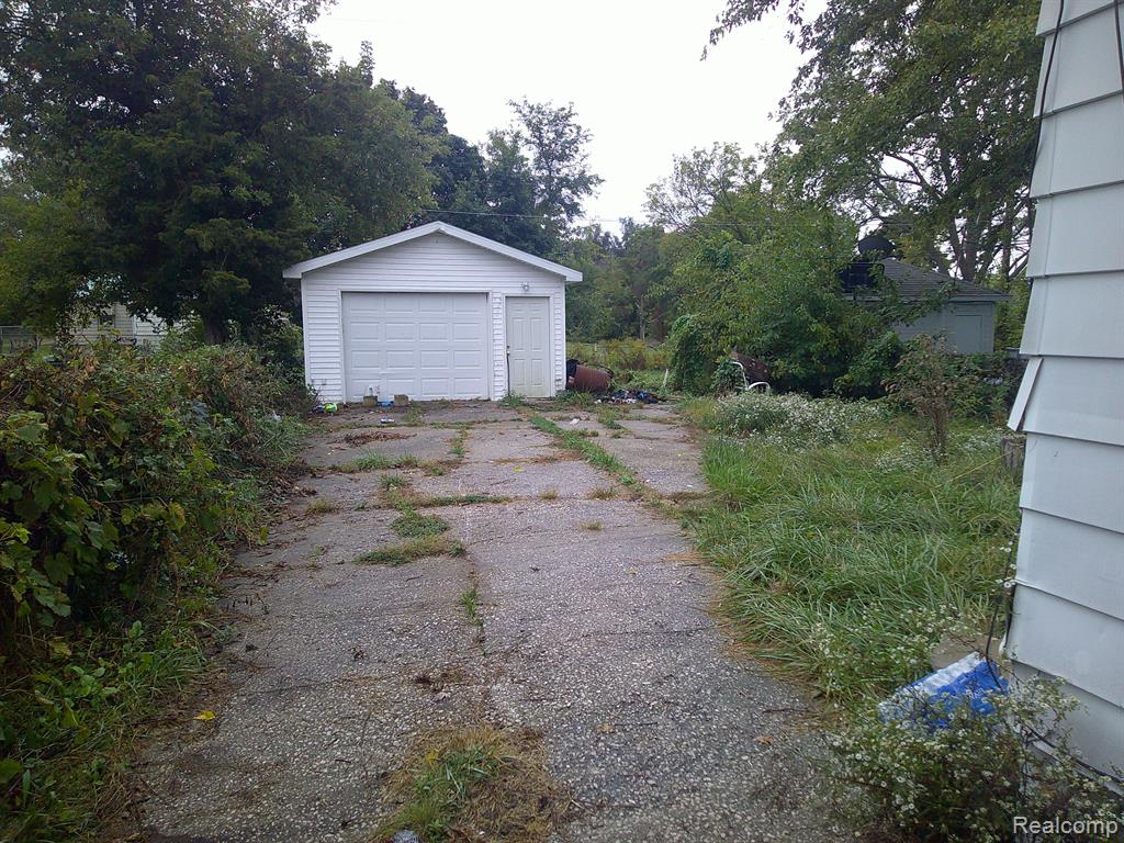 418 E BALTIMORE Boulevard, Flint, MI 48505 — Photo 5
