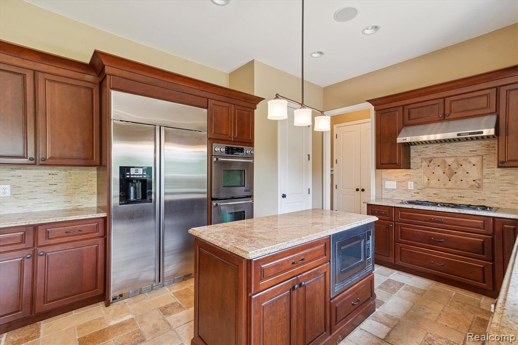 17712 PARKSHORE Drive, Northville, MI 48168 — Photo 16