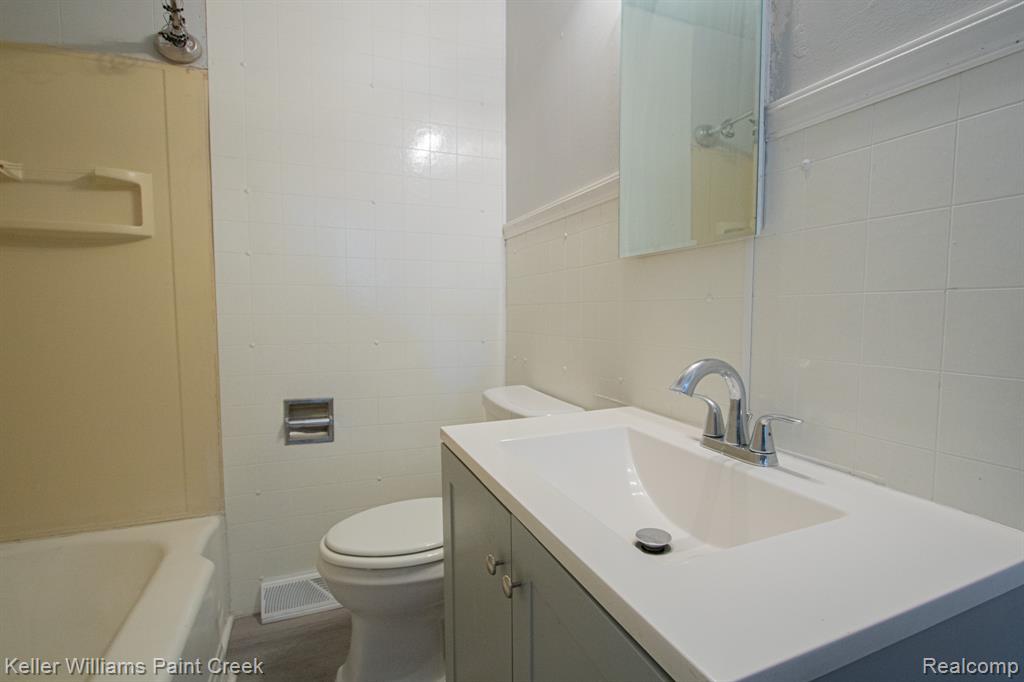8493 Jewett Avenue, Warren, MI 48089 — Photo 17