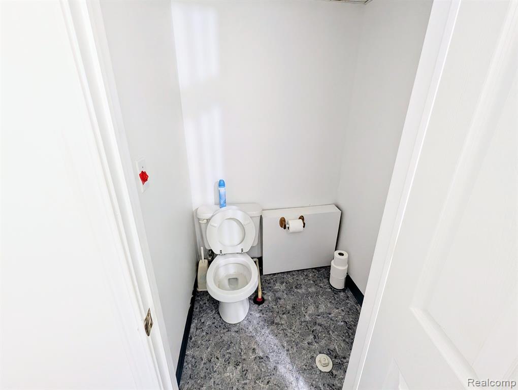 802 E BALTIMORE Boulevard, Flint, MI 48505 — Photo 9