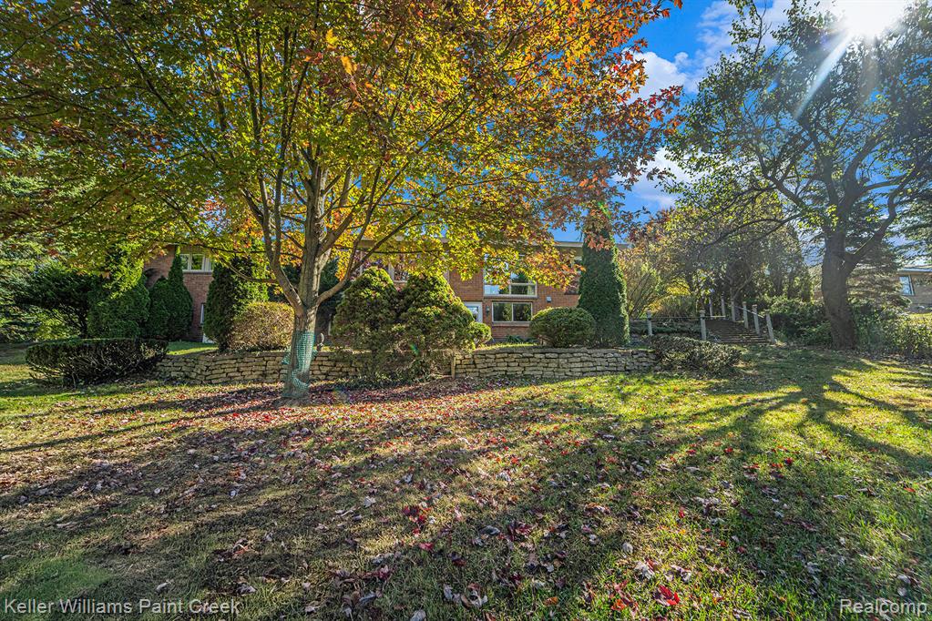 6720 Castle Drive, Bloomfield Hills, MI 48301 — Photo 25