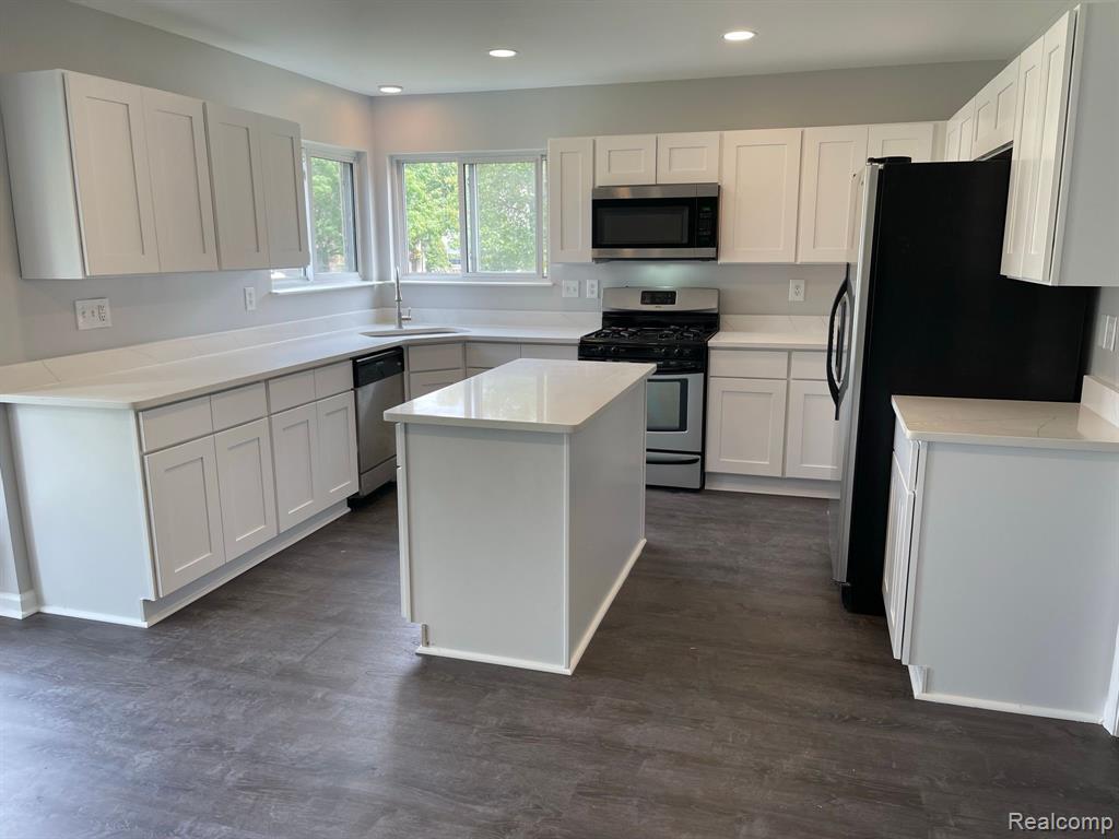 47000 HARBOUR POINTE, Van Buren, MI 48111 — Photo 4