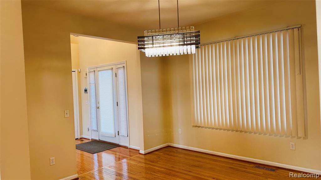 7655 JEWELL Ter, West Bloomfield, MI 48323 — Photo 36